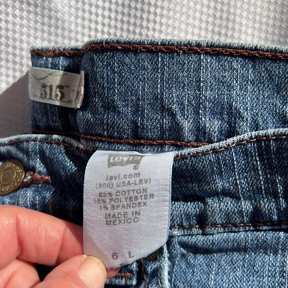 Levi’s 515 Bootcut Size 6 Long EUC/5 pocket Zip fly /Bundle 2 items - save 30% - Picture 8 of 9